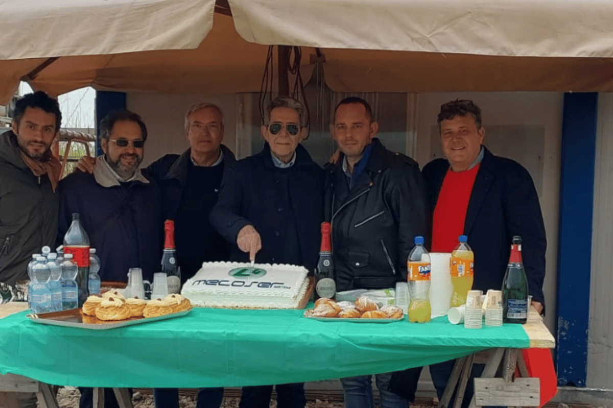 Pietra miliare: Mecoser Sistemi S.p.A. posa il primo pilastro del suo nuovo stabilimento