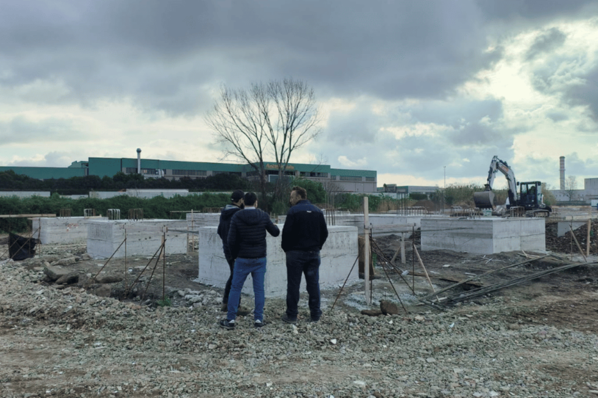 Pietra miliare: Mecoser Sistemi S.p.A. posa il primo pilastro del suo nuovo stabilimento